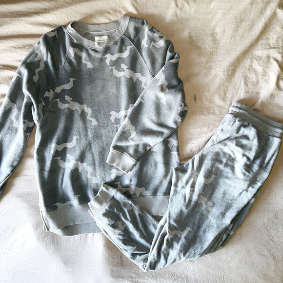 Matching American Eagle Camo Sweatshirt and Sweatpants - Picture 6 of 12